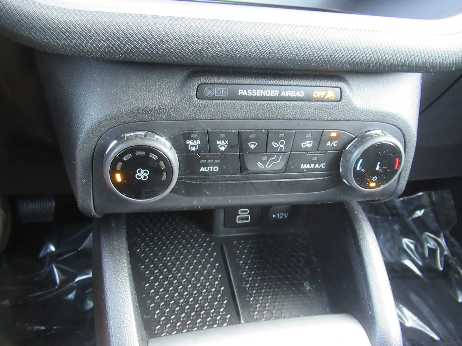 Used 2023 Hot Pepper Red Tinted Clearcoat Ford Big Bend image 27