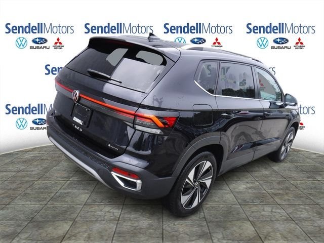 Certified Used 2025 Black Volkswagen 1.5T SE image 8