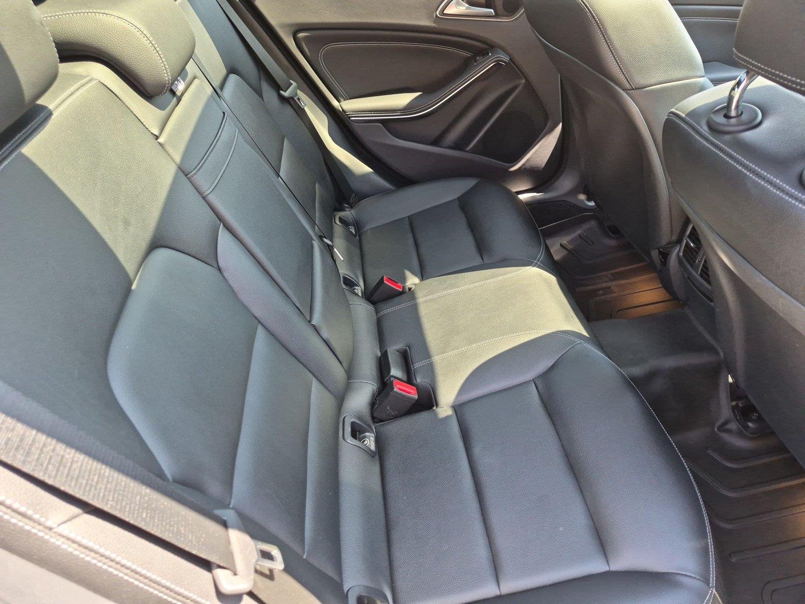 Used 2020  Mercedes-Benz GLA 250 image 35