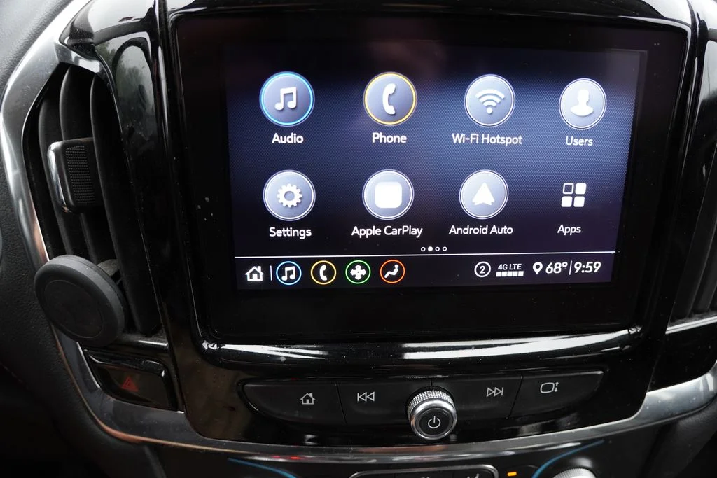 Used 2020 Silver Ice Metallic Chevrolet LT image 5