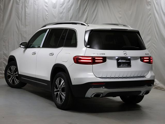 New 2026 Polar White Mercedes-Benz GLB 250 image 37