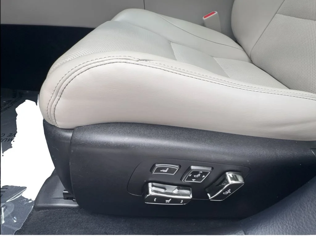 Used 2015 Black Lexus 460 image 23