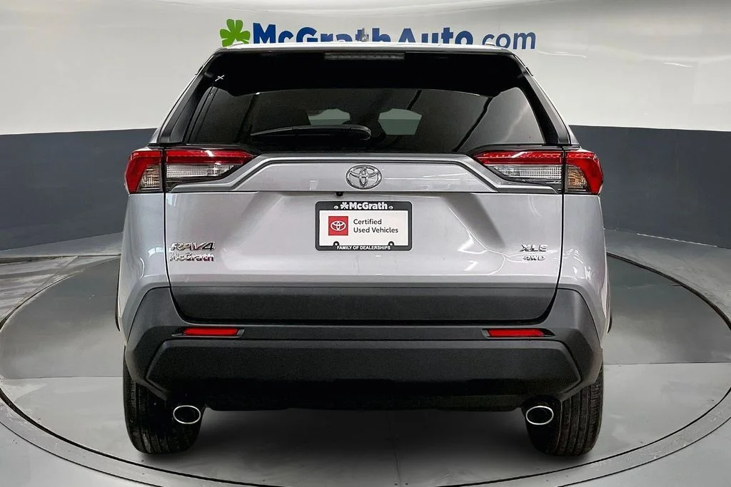 Used 2025 Silver Toyota XLE image 6
