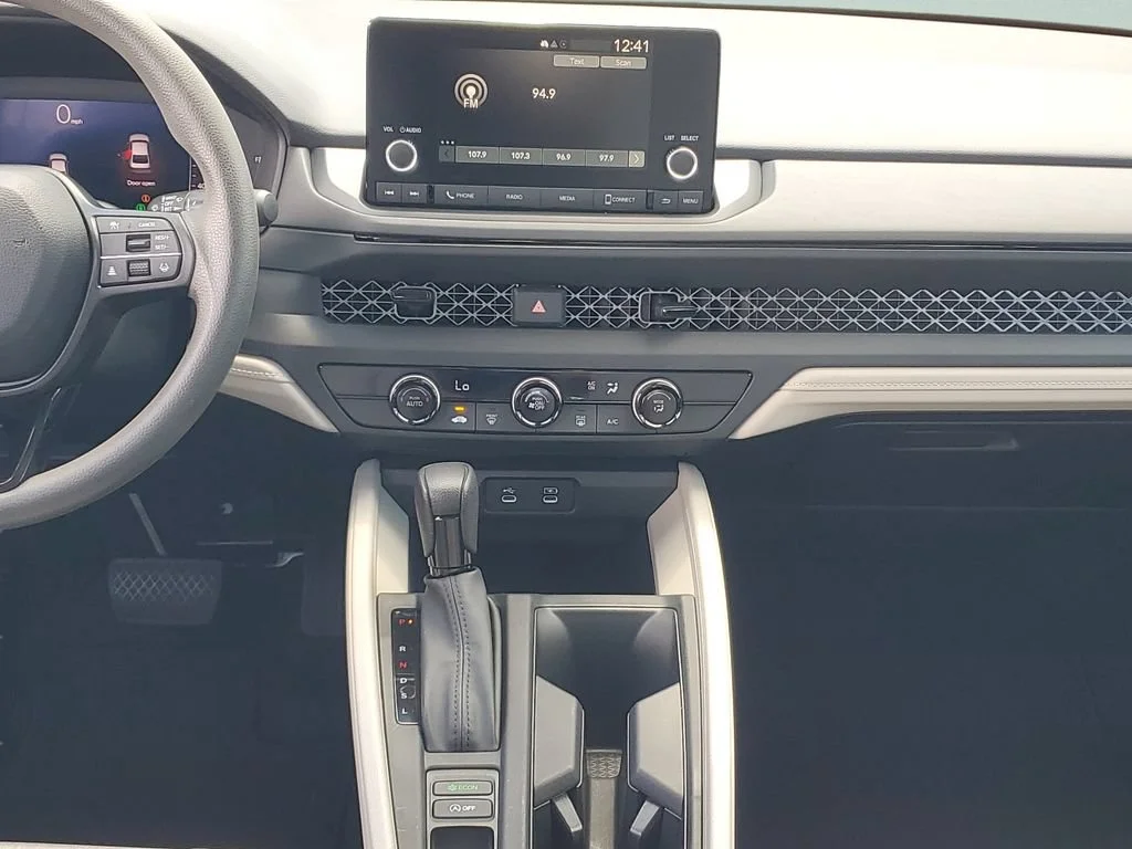 Used 2023  Honda LX image 15