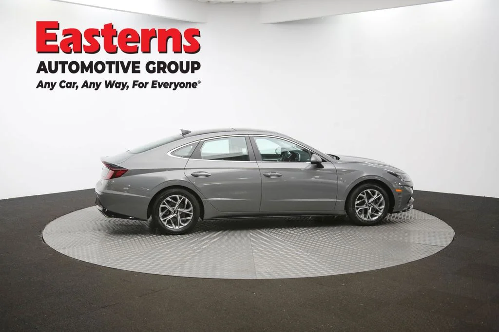 Used 2022 Gray Hyundai SEL image 42