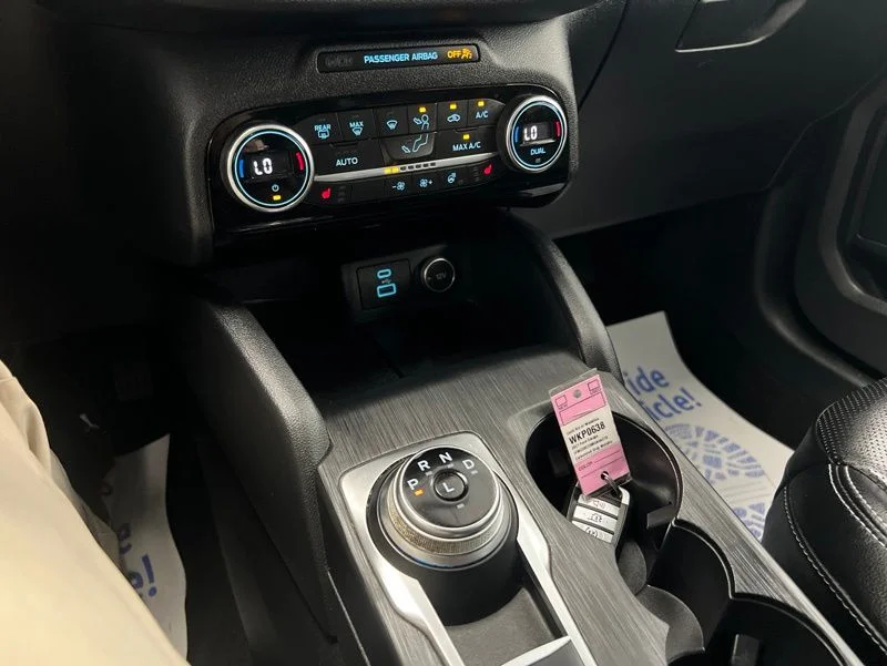 Used 2021 Gray Ford SEL image 28