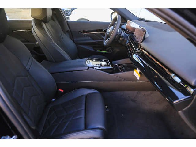Used 2026 Carbon Black Metallic BMW 530i image 13