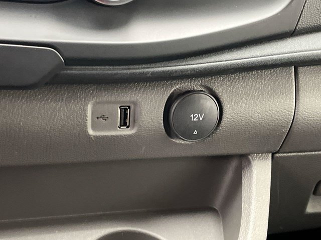 Used 2025 Oxford White Ford 250 image 18