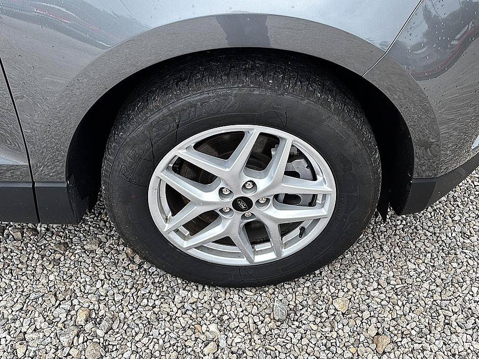 Used 2024 Gray Ford SEL image 27