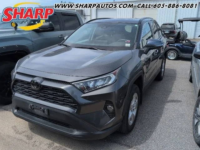 2021 Toyota RAV4 XLE AWD's photo