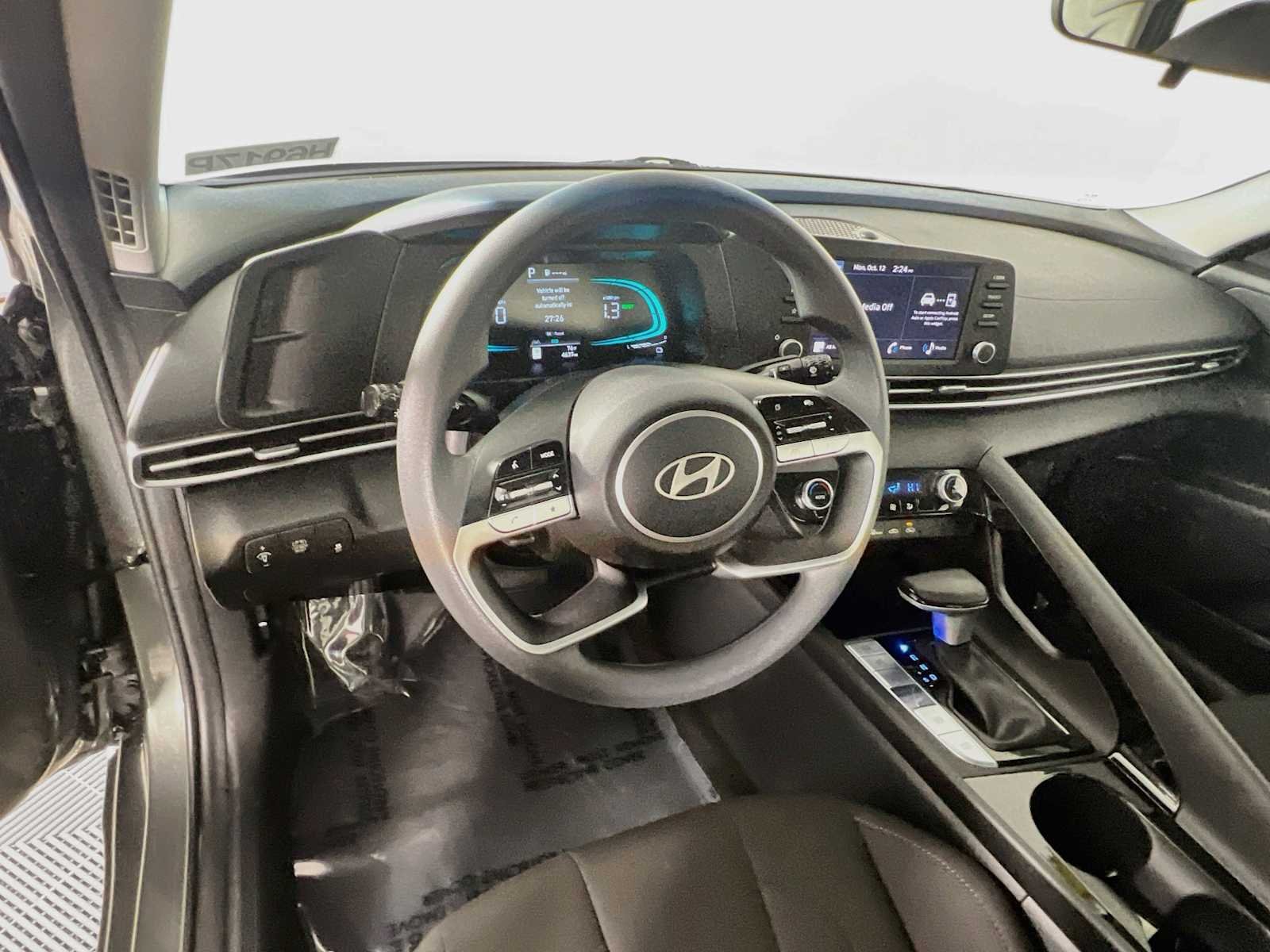 Used 2025 Amazon Gray Hyundai Blue image 11