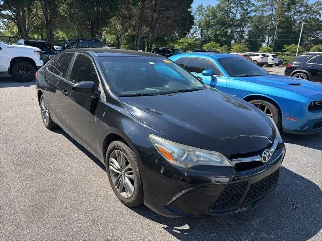 Used 2017 Black Toyota SE image 1