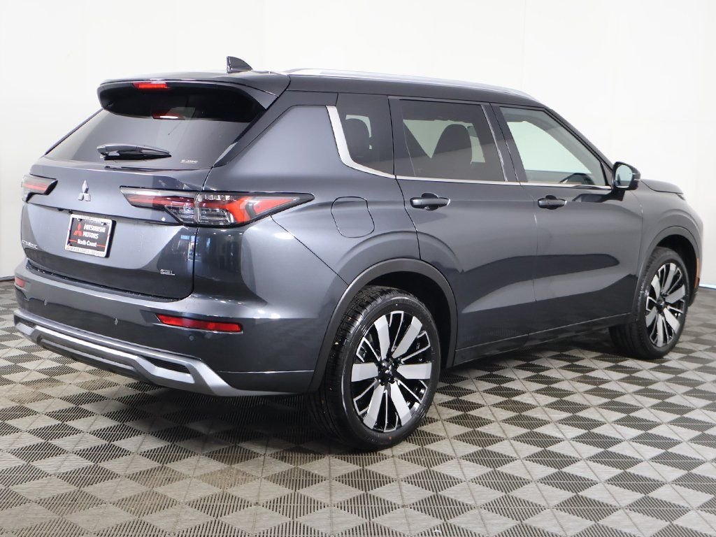 2025 Mitsubishi Outlander SEL - Photo 15