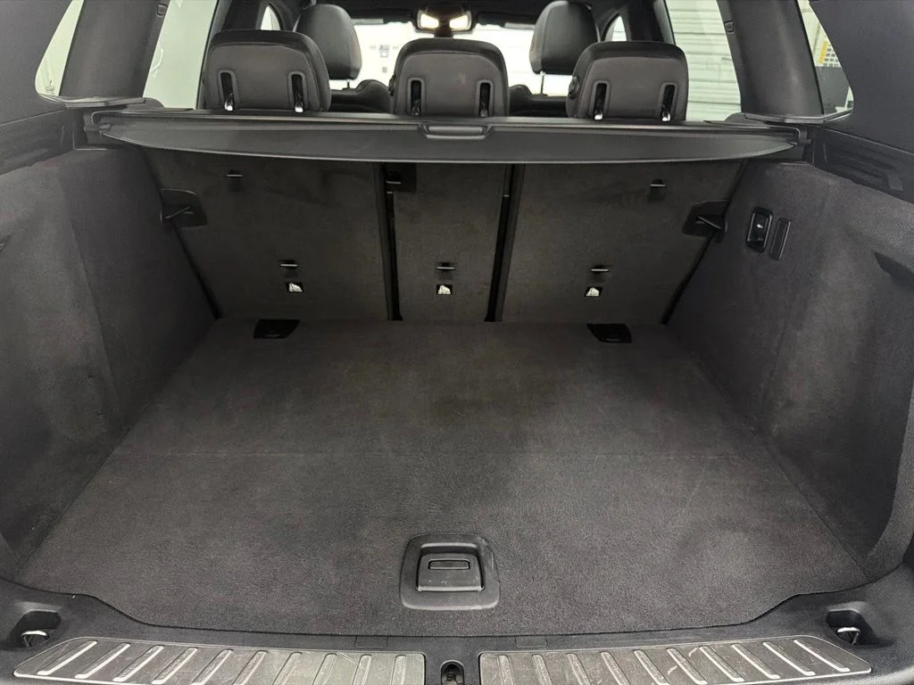 Used 2023 Gray BMW xDrive30i image 27