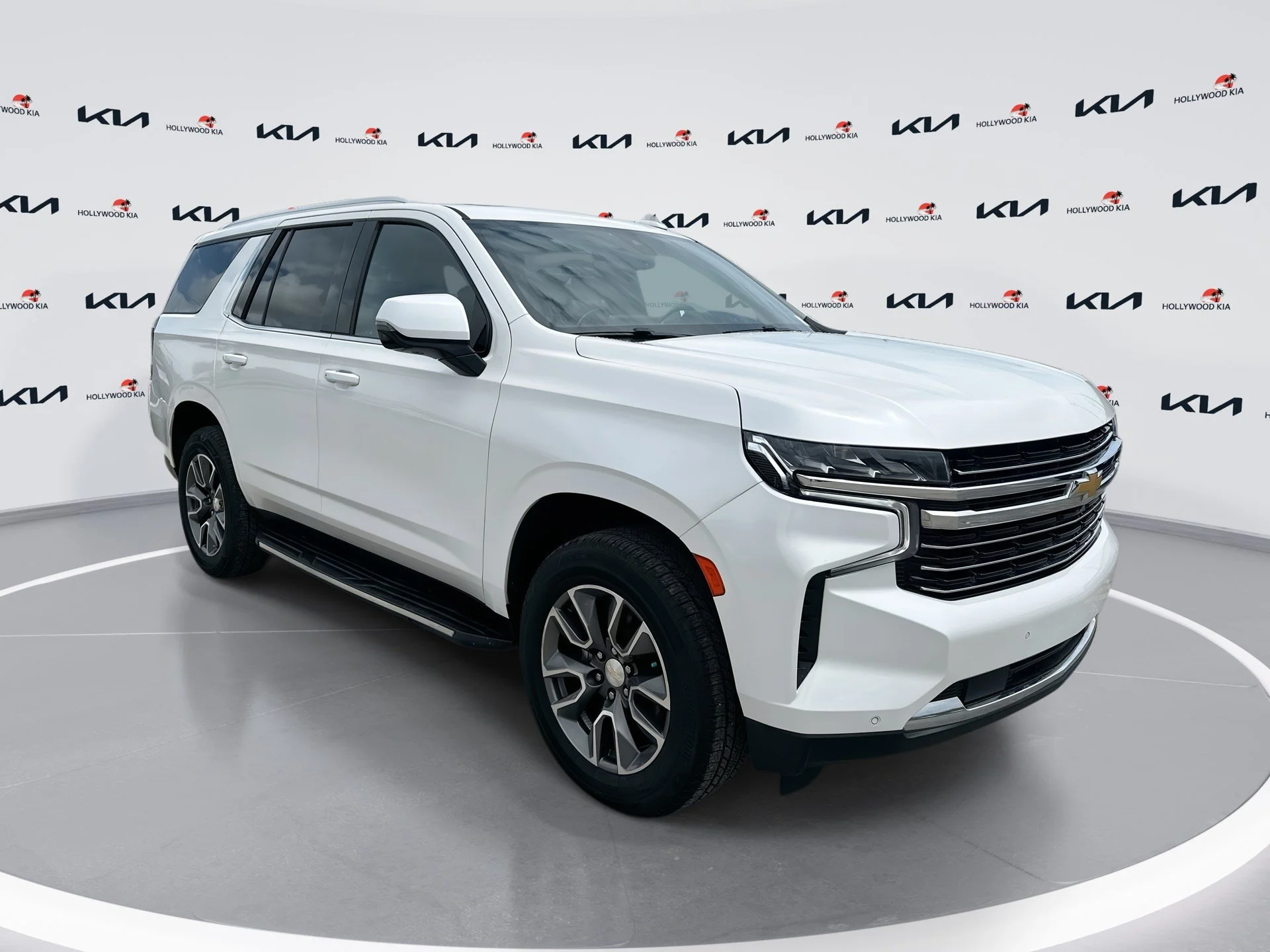 Used 2021 Iridescent Pearl Tricoat Chevrolet LT image 1