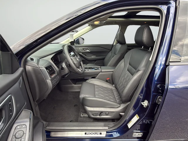 New 2026 Deep Ocean Blue Pearl Nissan Platinum image 10