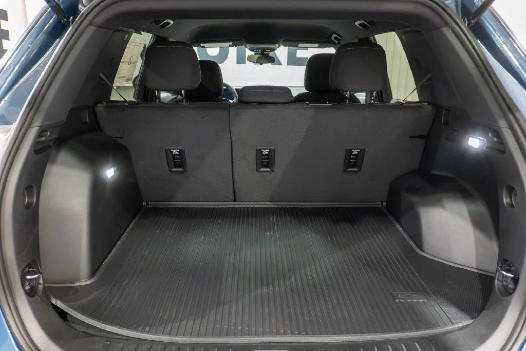 New 2027 Lakeshore Blue Metallic Chevrolet LT image 9