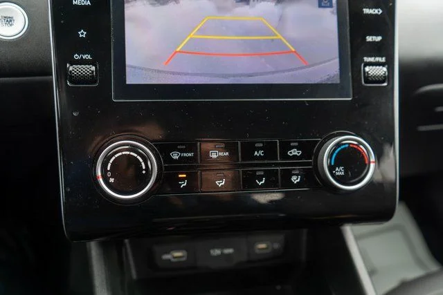Used 2022 Green Hyundai SEL image 28