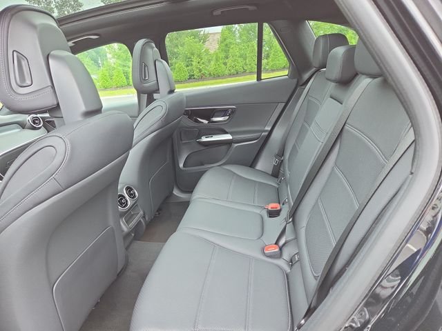 New 2026 Black Mercedes-Benz GLC300 image 27