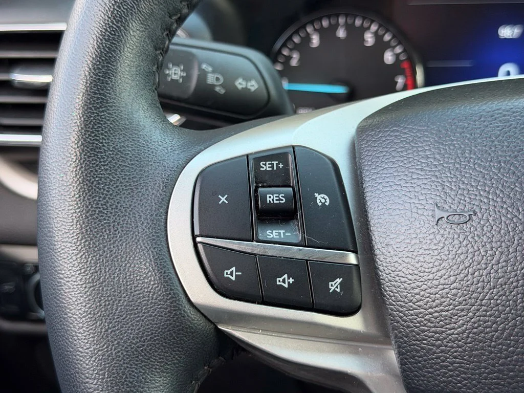 Used 2023 Gray Ford XLT image 32