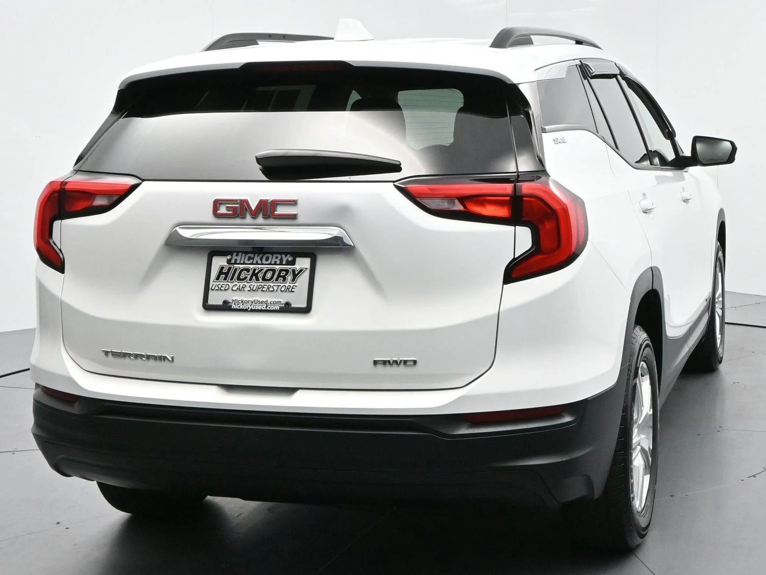 Used 2020 Summit White GMC SLE image 6