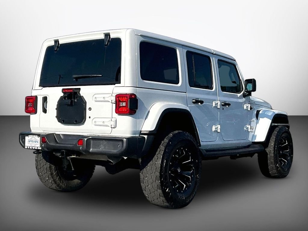 Used 2022 White Jeep Unlimited Sahara image 6