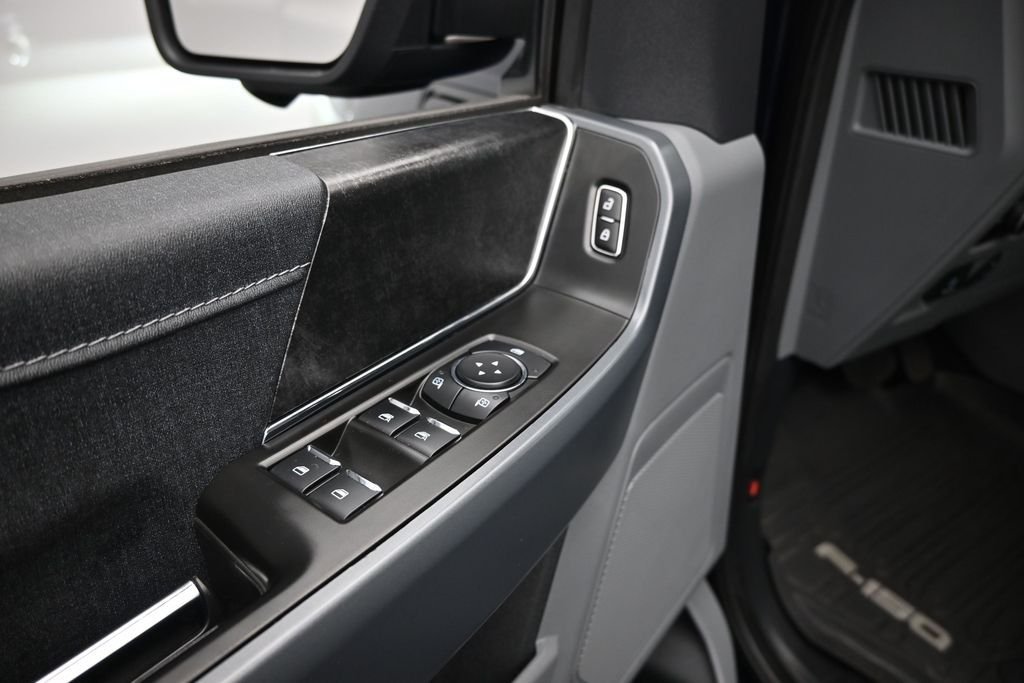 Used 2024 Blue Ford XLT image 11