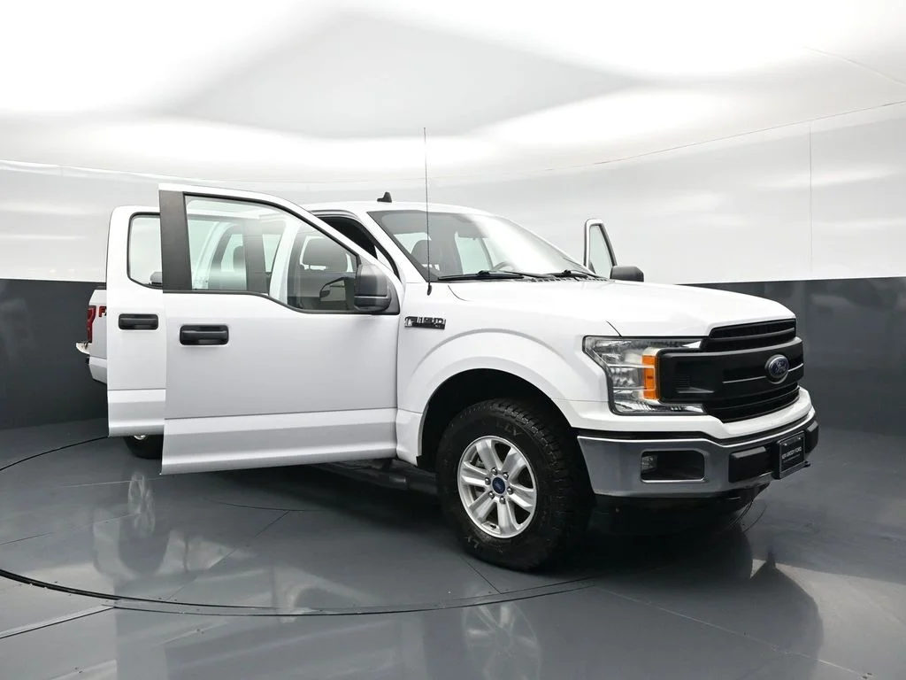 Used 2020 White Ford XL image 27