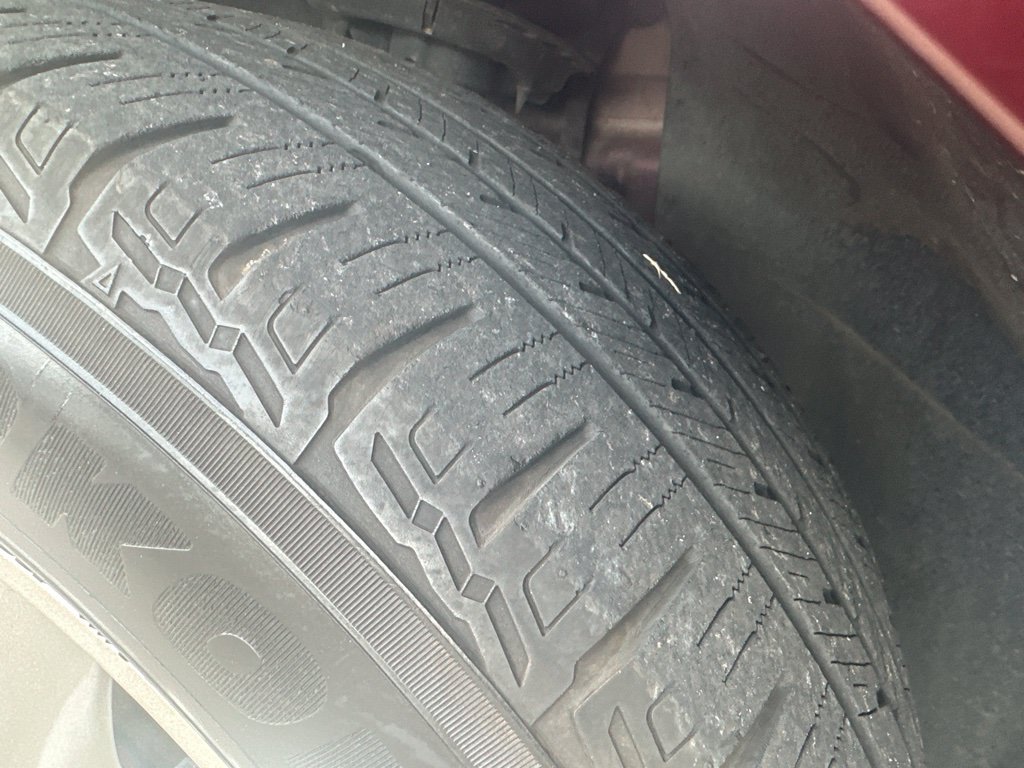 Used 2018 Red Ford SEL image 9