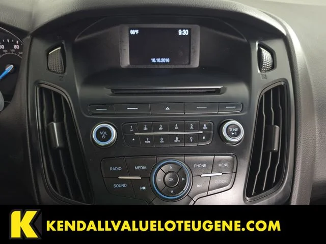 Used 2015  Ford SE image 17