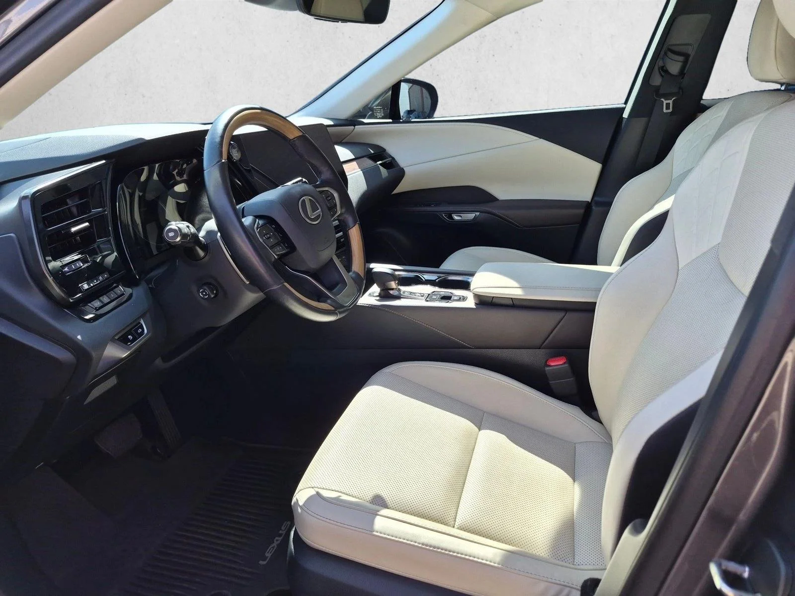 Used 2024 Cloudburst Gray Lexus RX 350 Premium image 17
