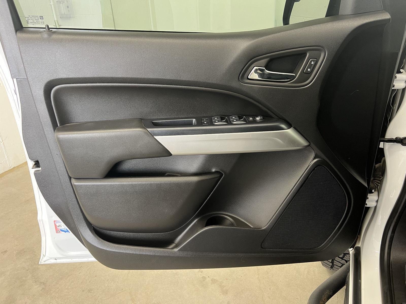Used 2019 Summit White Chevrolet 4WD ZR2 image 17