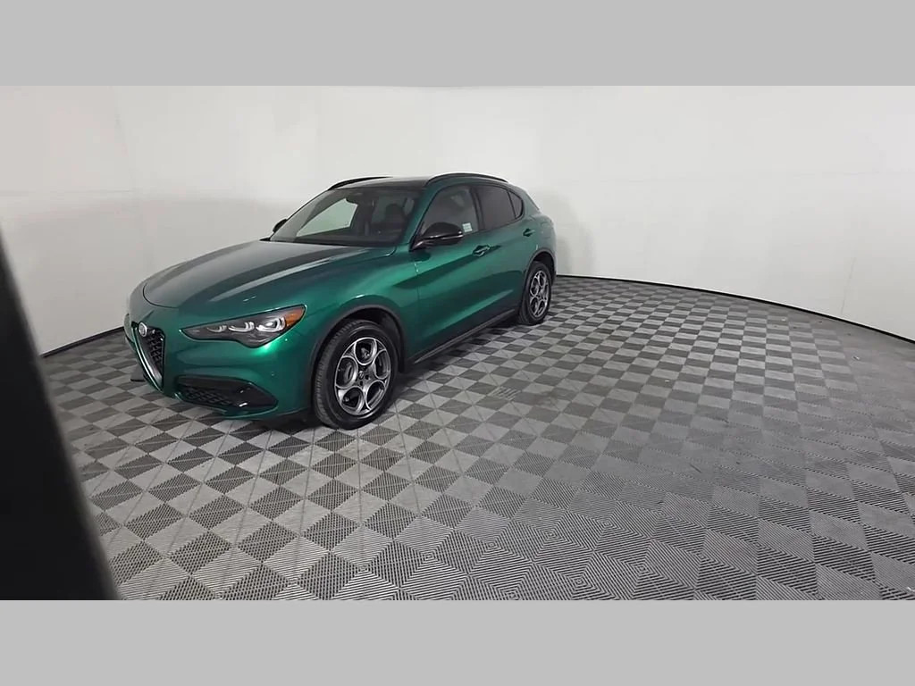 2025 Alfa Romeo Stelvio Base - Photo 38