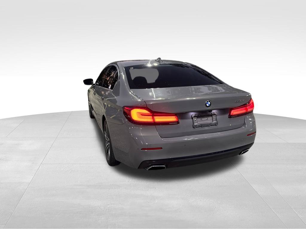 Used 2021 Gray BMW 530i image 3