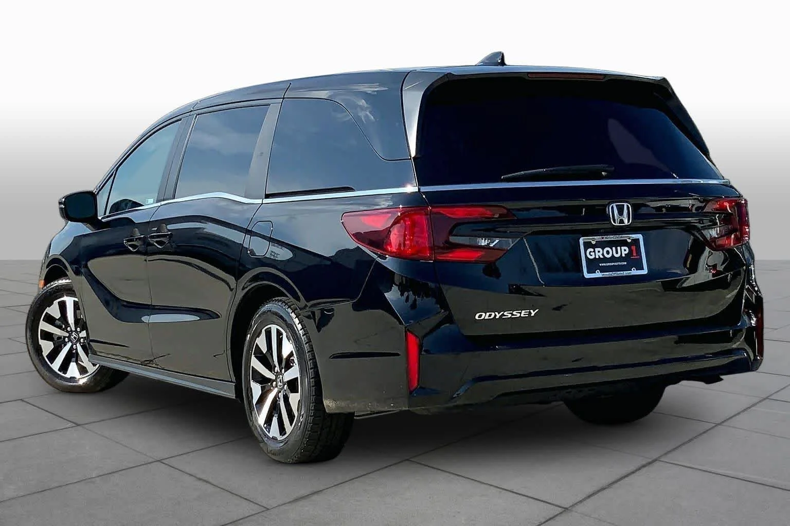 Used 2025 Crystal Black Pearl Honda EX-L image 12