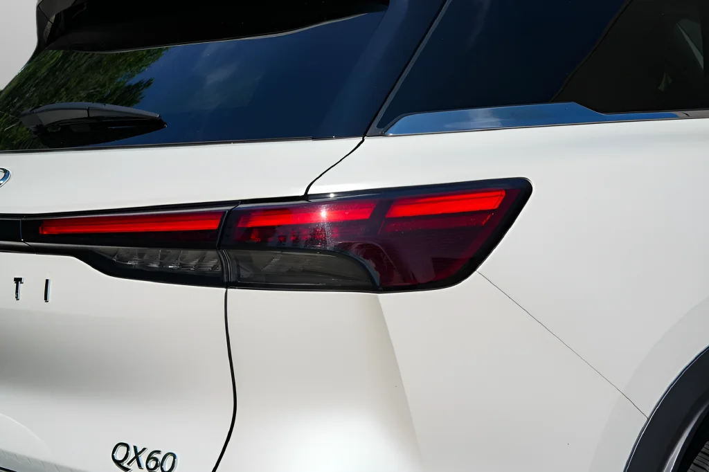 Used 2024 White INFINITI LUXE image 13