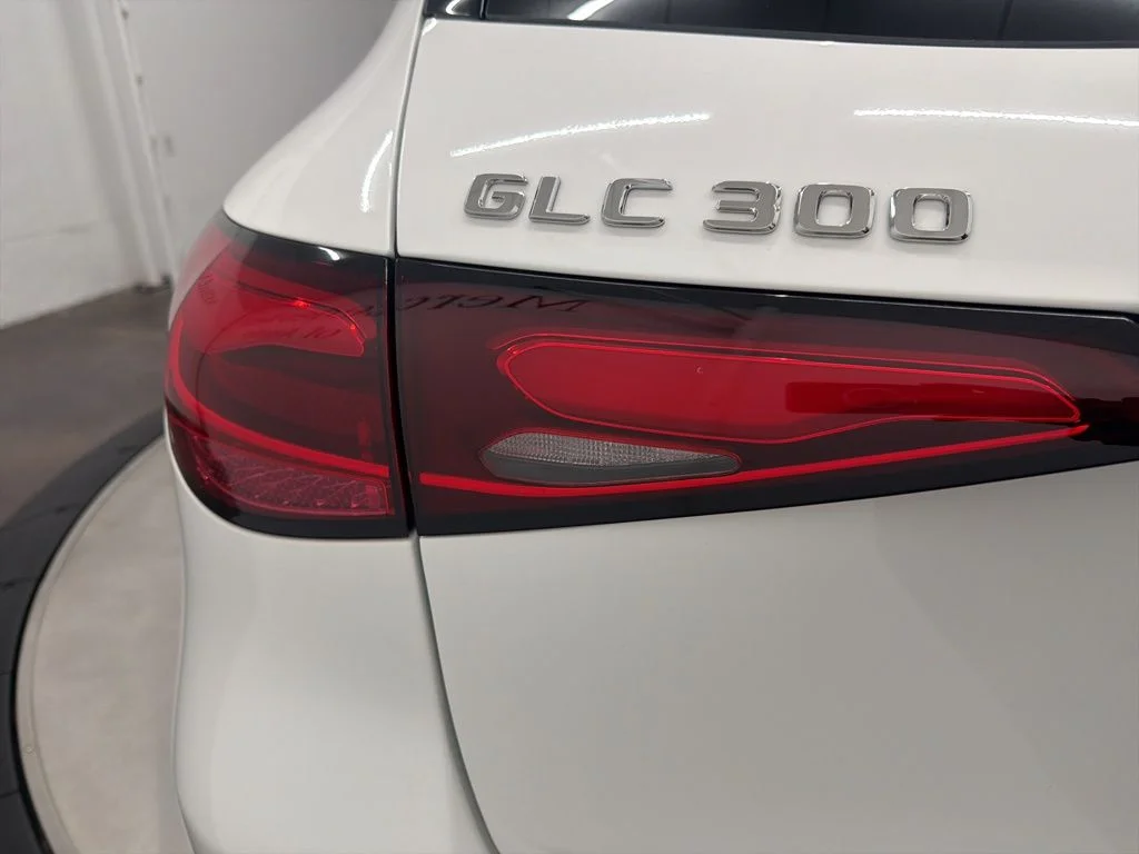 Used 2026 White Mercedes-Benz GLC 300 image 11