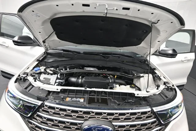 Used 2023 White Metallic Ford King Ranch image 24