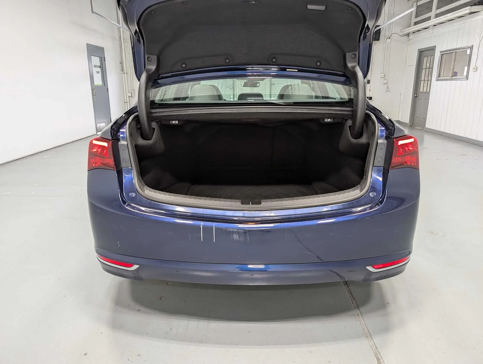 Used 2015 Fathom Blue Pearl Acura V6 Tech image 39