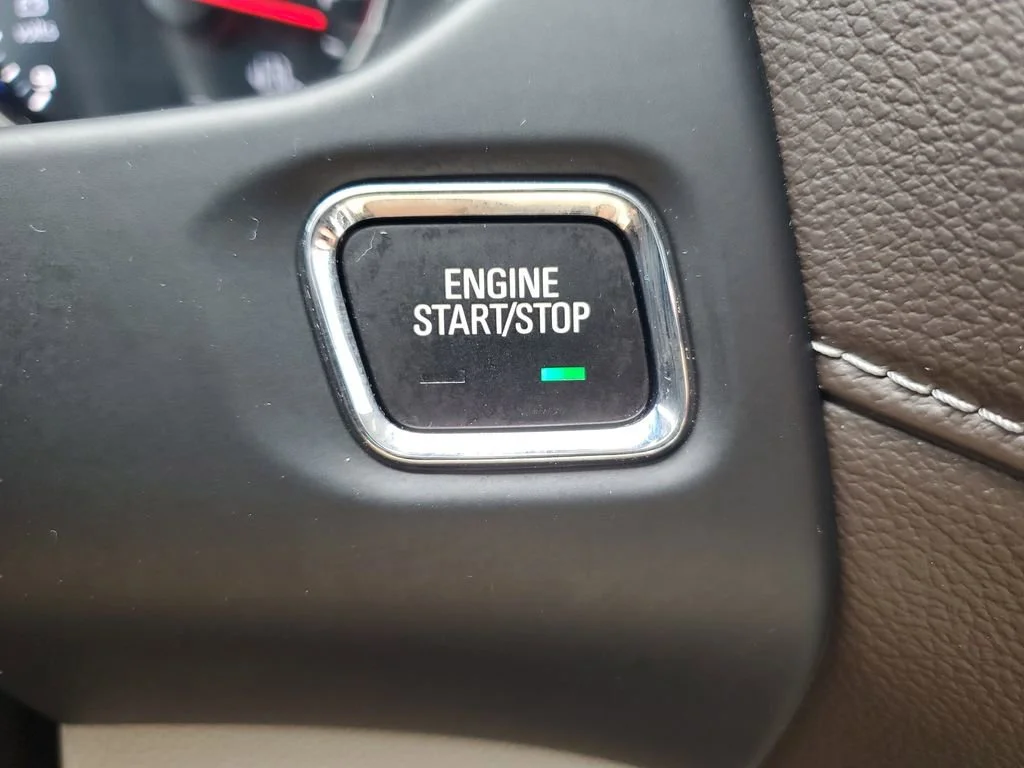 Used 2023 White Frost Tricoat GMC SLT image 23