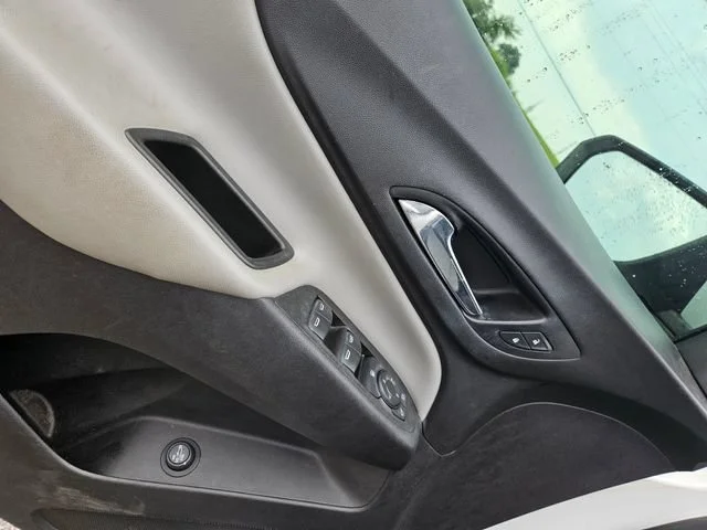 Used 2020 SUMMIT WHITE Chevrolet LT image 11