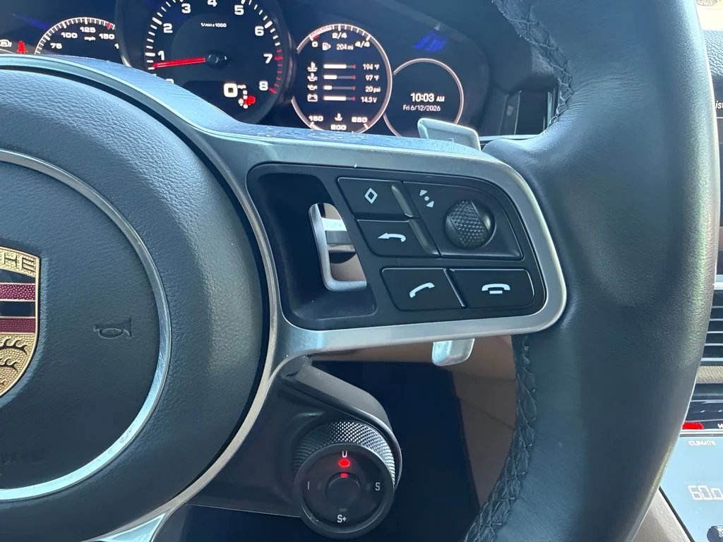 Used 2022  Porsche Base image 18