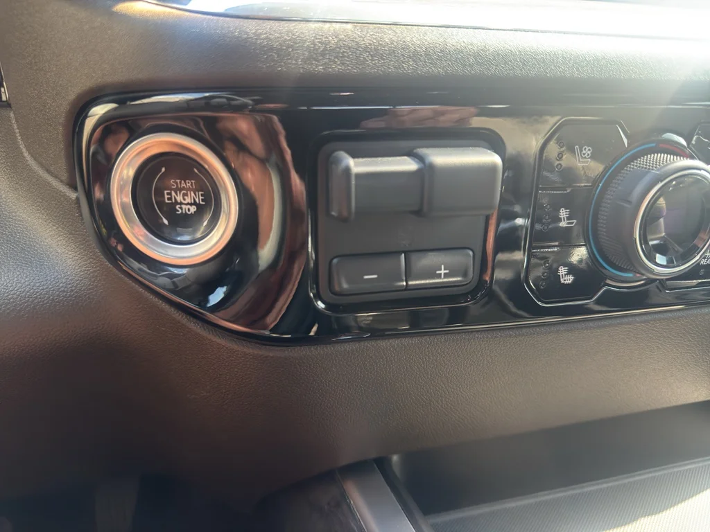 Used 2023 Summit White Chevrolet LTZ image 27