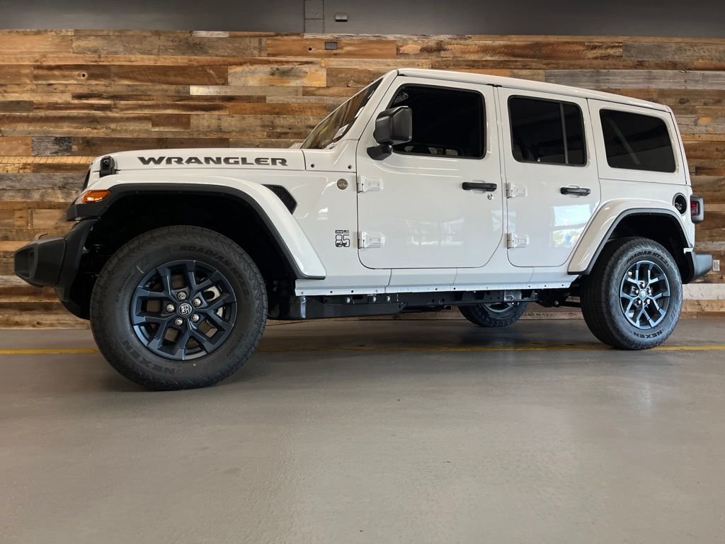 New 2026 Bright White Clear-Coat Exterior Paint Jeep 85th Anniversary Edition image 19