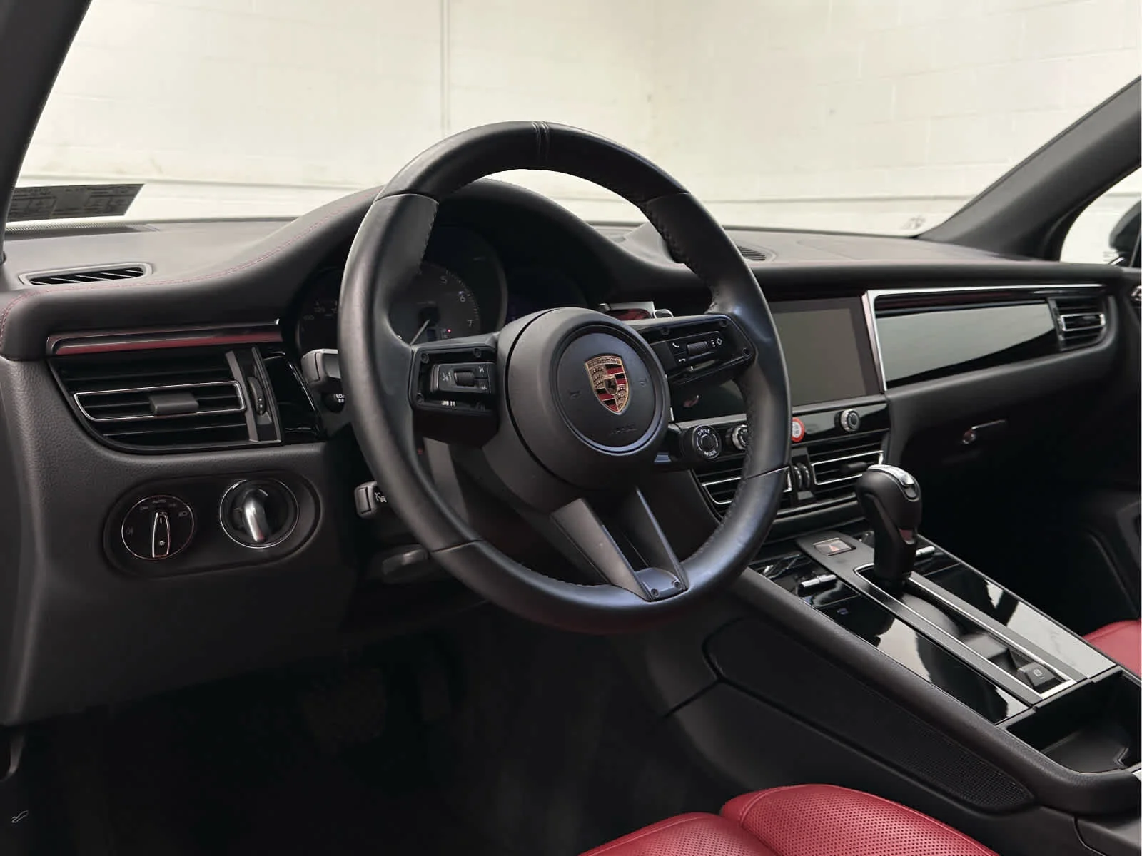 2024 Porsche Macan S - Photo 10