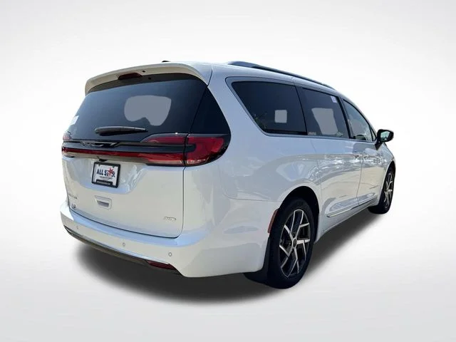 New 2027 White Chrysler Pinnacle image 7
