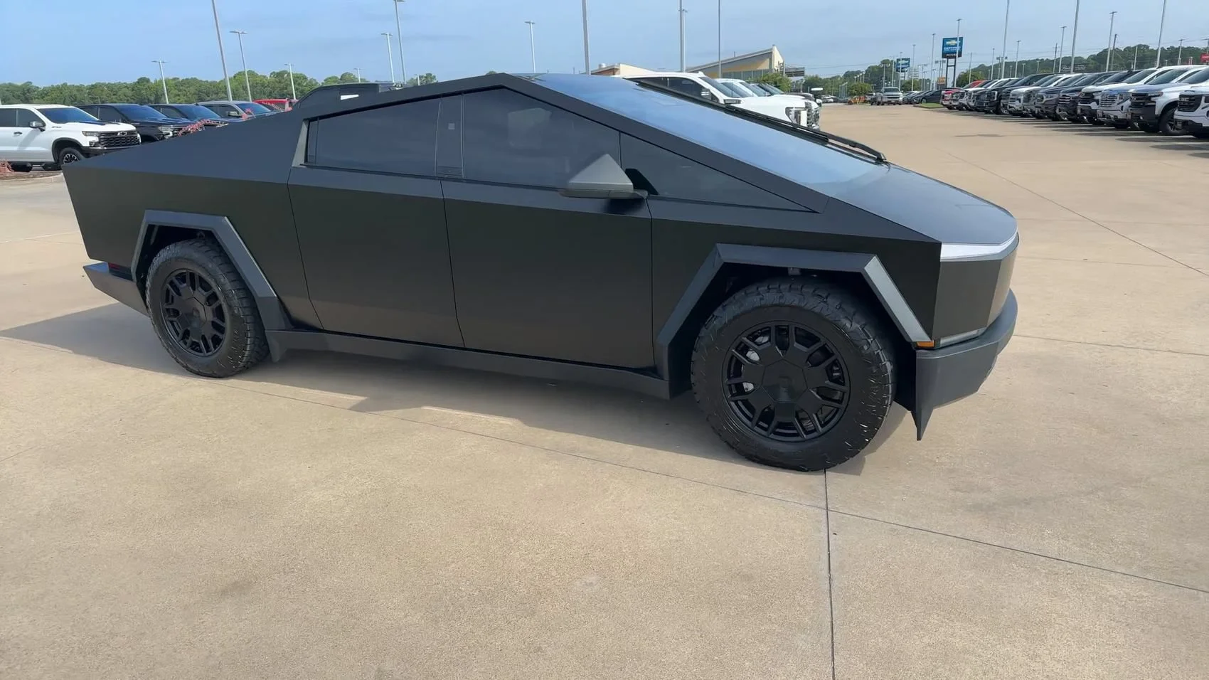 Used 2024 Black Tesla  image 6
