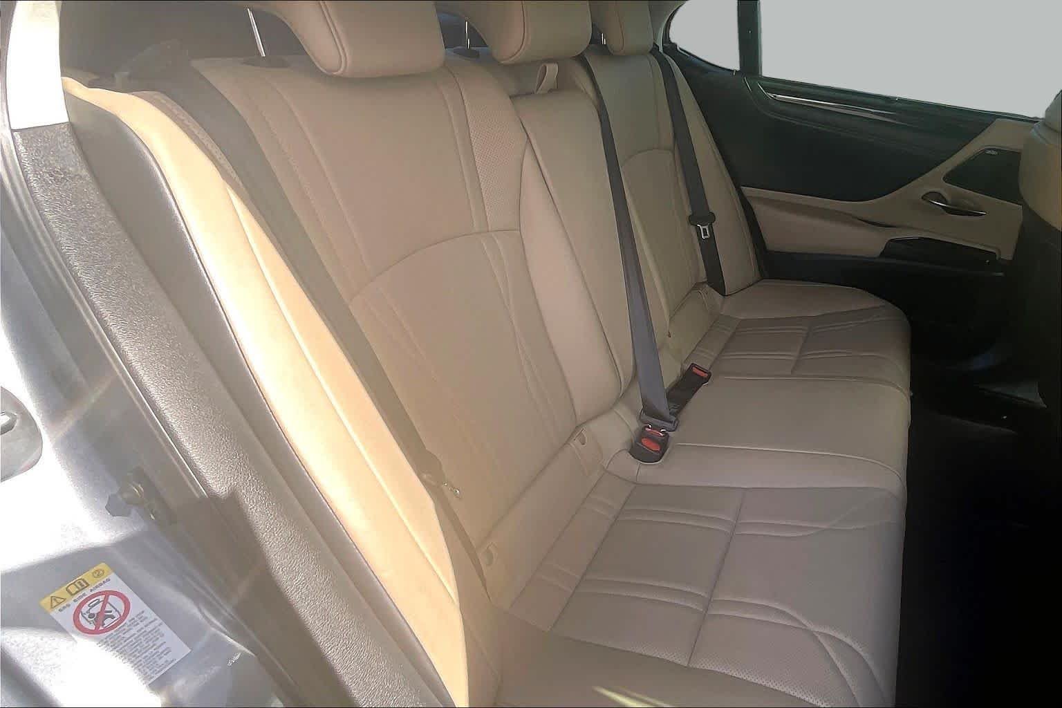 Used 2019 Nebula Gray Pearl Lexus Ultra Luxury image 18