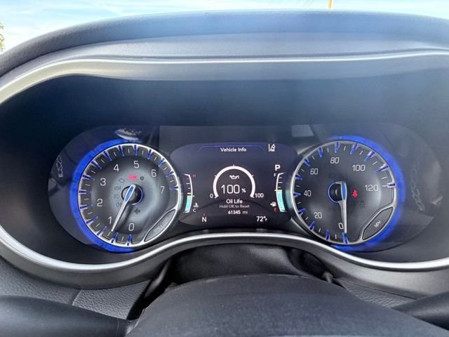 2024 Chrysler Pacifica Touring L - Photo 11