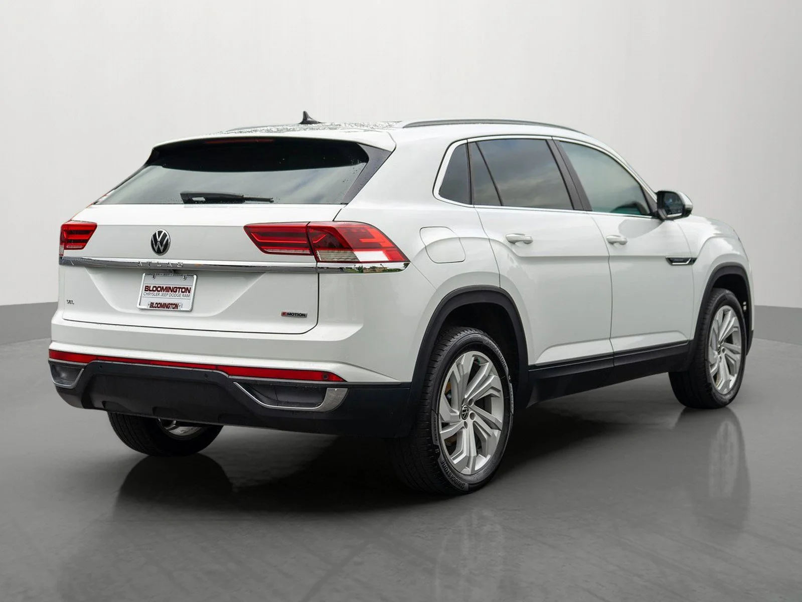 Used 2020 Pure White Volkswagen 2.0T SEL image 7